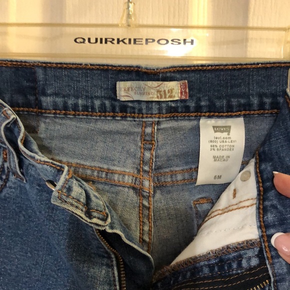 512 Levi’s Perfectly Slimming size 6M red tabs with stretch 98%cotton, 2%spandex - Picture 6 of 6